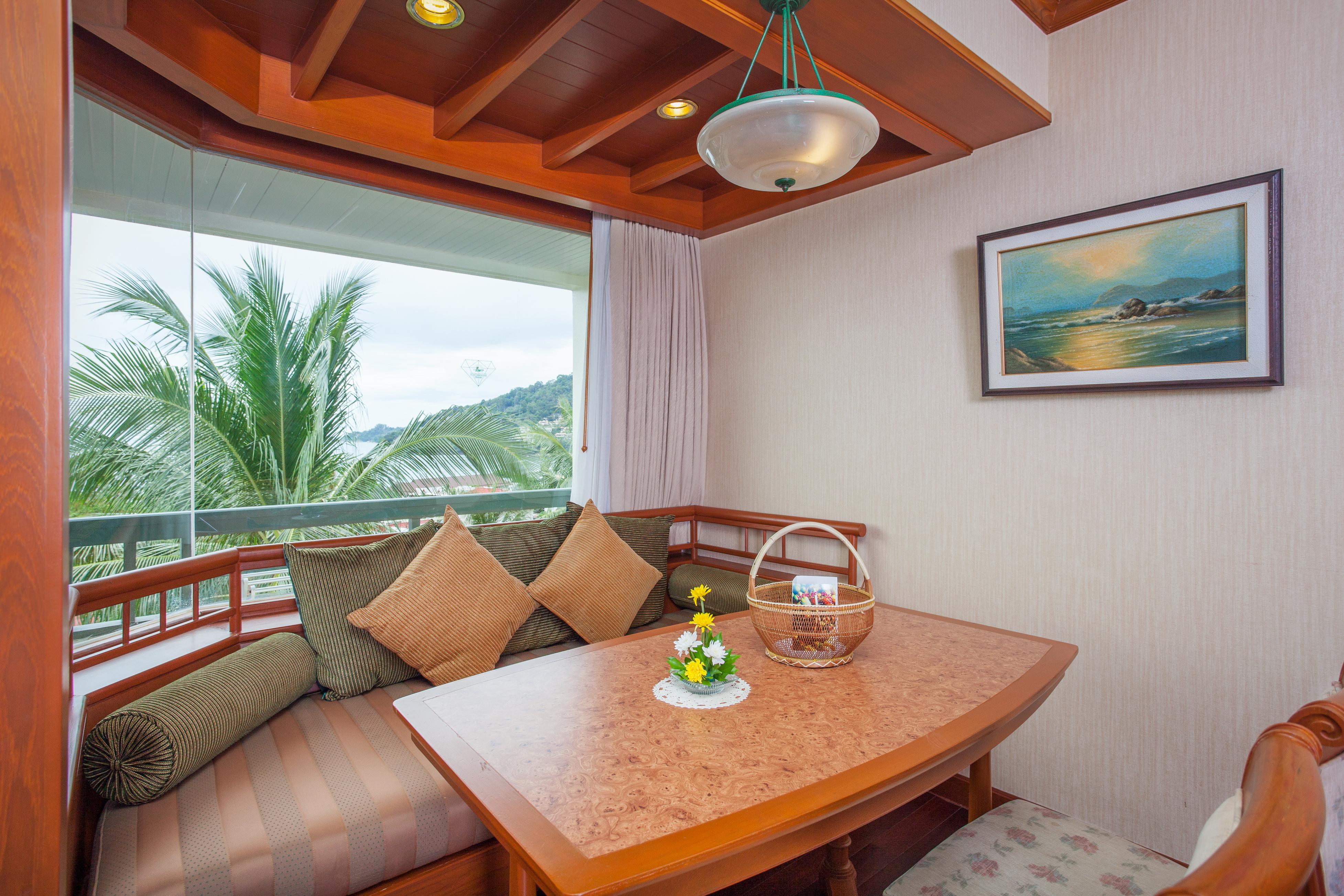 Diamond Cliff Resort & Spa, Patong Beach Luaran gambar A room at the hotel