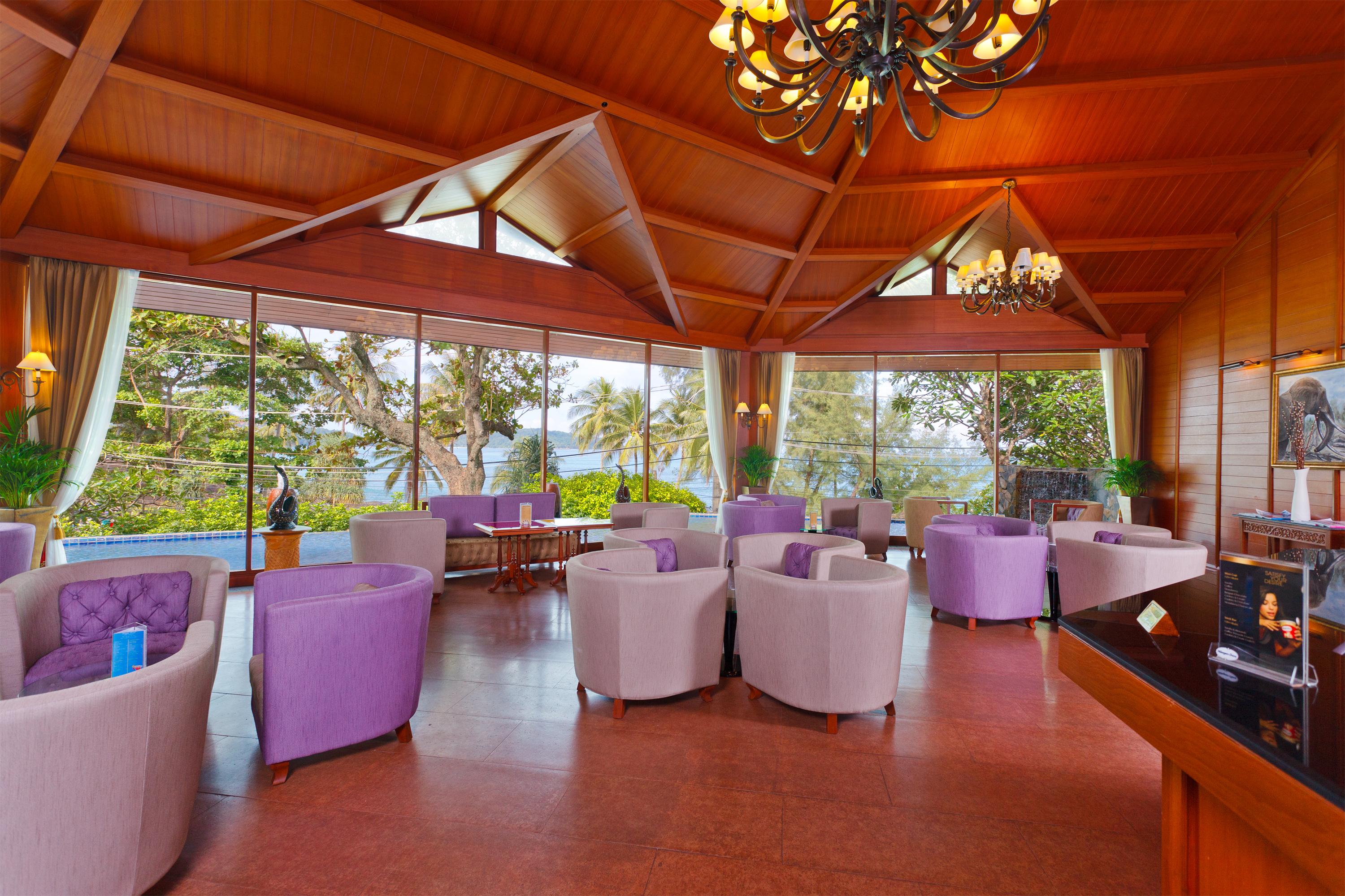 Diamond Cliff Resort & Spa, Patong Beach Luaran gambar The lounge at the airport